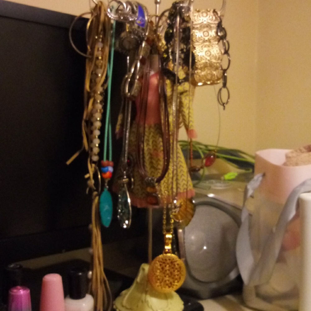 Jewelry - Picture 7 of 8